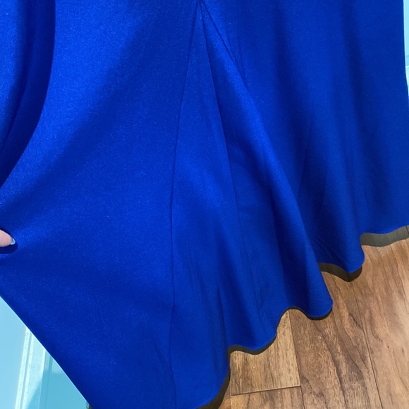 Vince Camuto off the shoulder Gown w/mini train - Picture 5 of 6